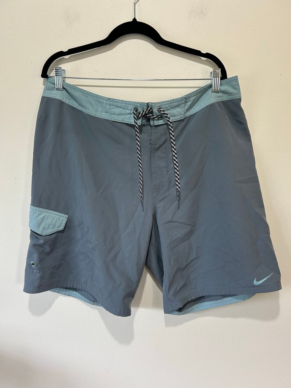 Nike mens shorts size 36 blue green lightweight no liner drawstring pocket